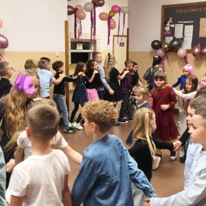 Pociąg -  zabawa taneczna