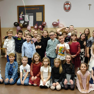 Klasy I - III podczas zabawy andrzejkowej