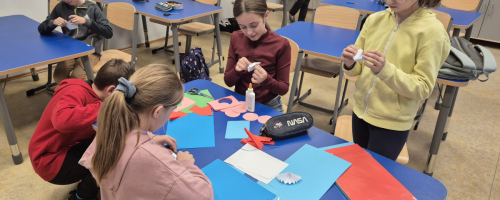 Papierowe inspiracje świąteczne – warsztaty z panią Urszulą Woźnicą