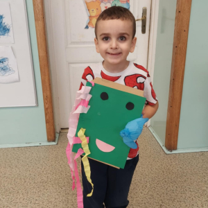 Jaś ze swoim robotem