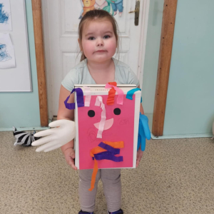 Kornelcia ze swoim robotem