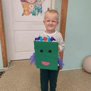 Adaś ze swoim robotem