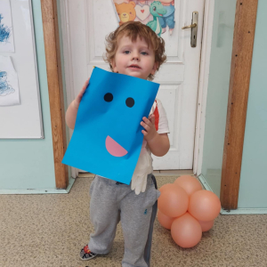 Janek ze swoim robotem