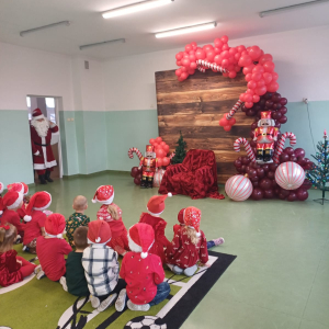 Wizyta św. Mikołaja w gr. młodszej