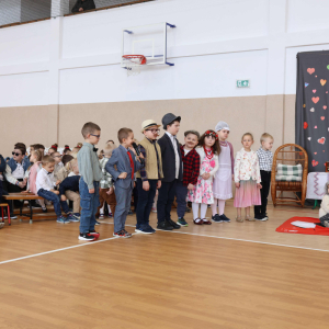 Scenka w wykonaniu starszaków