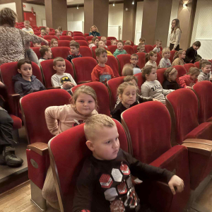 W oczekiwaniu na spektakl