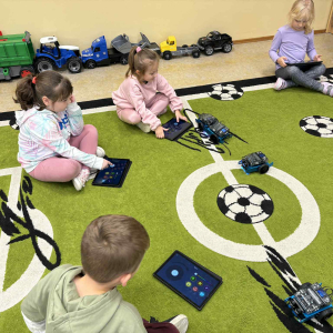 Zabawa z robotami mBot