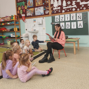 Słuchamy wiersza J.Tuwima pt. ,,Ptasie Radio''