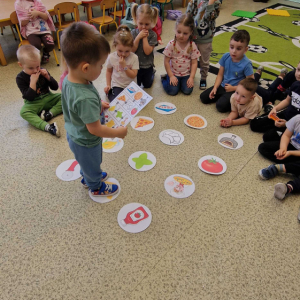 Dzień Pizzy- zabawa w kodowanie na dywanie 