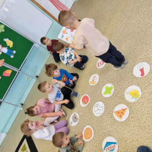 Dzień Pizzy- kodowanie na dywanie 